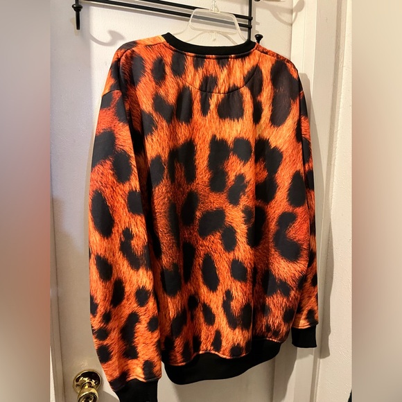 Killstar- size XL- black/orange pullover top with MEOW on it. EUC. - Picture 5 of 5